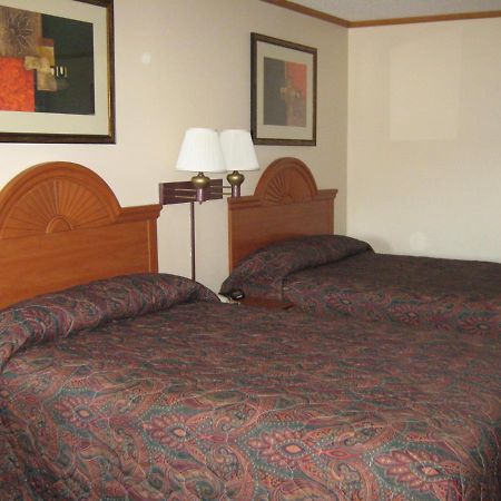 America'S Best Inn And Suites Emporia Extérieur photo