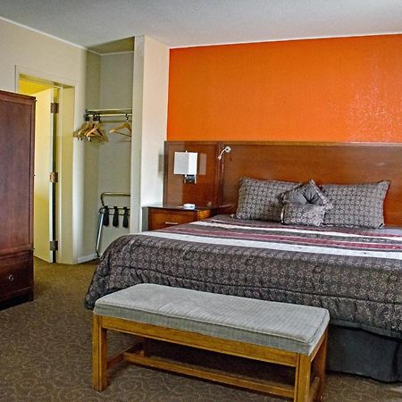 America'S Best Inn And Suites Emporia Extérieur photo