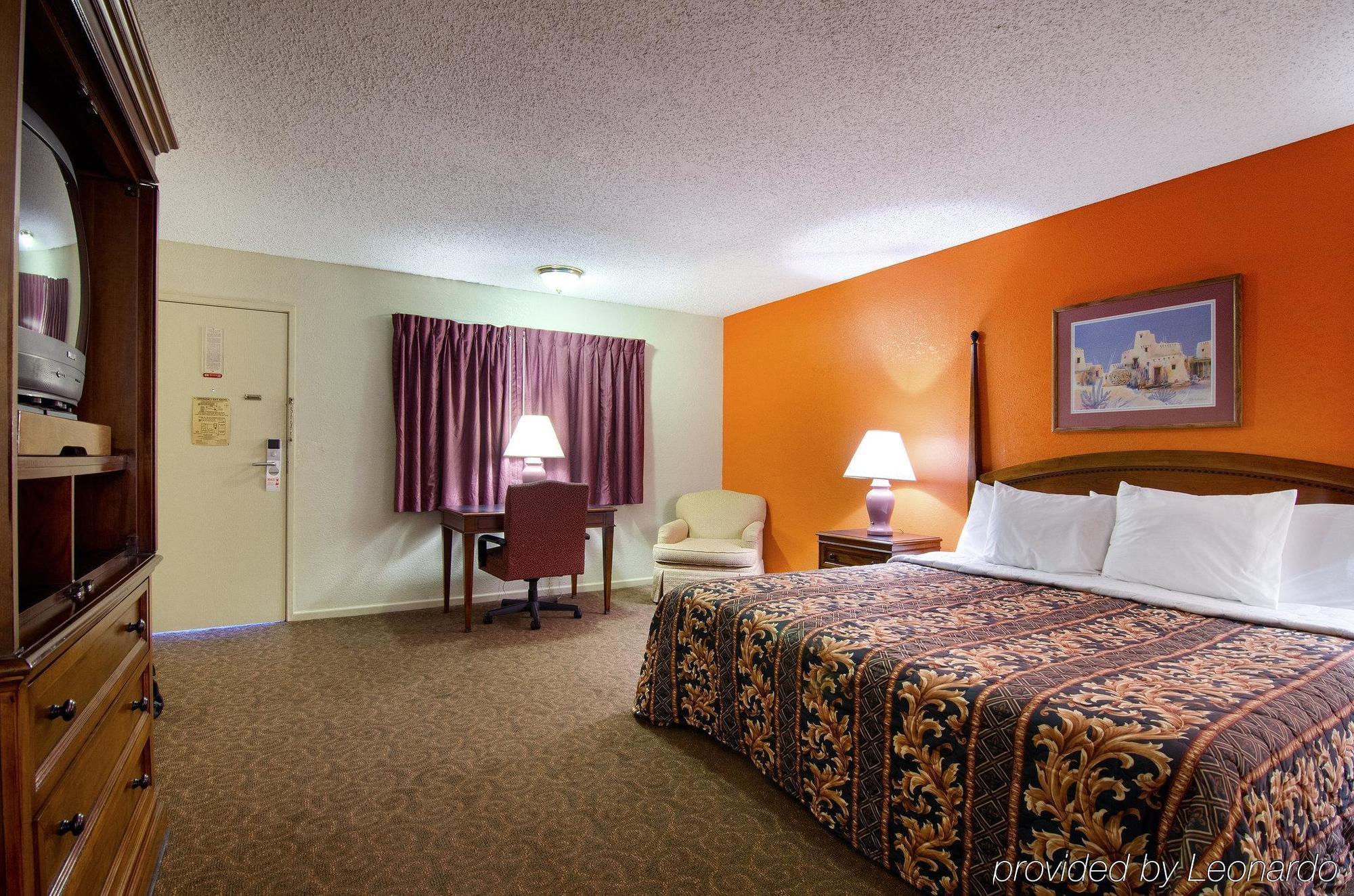 America'S Best Inn And Suites Emporia Extérieur photo