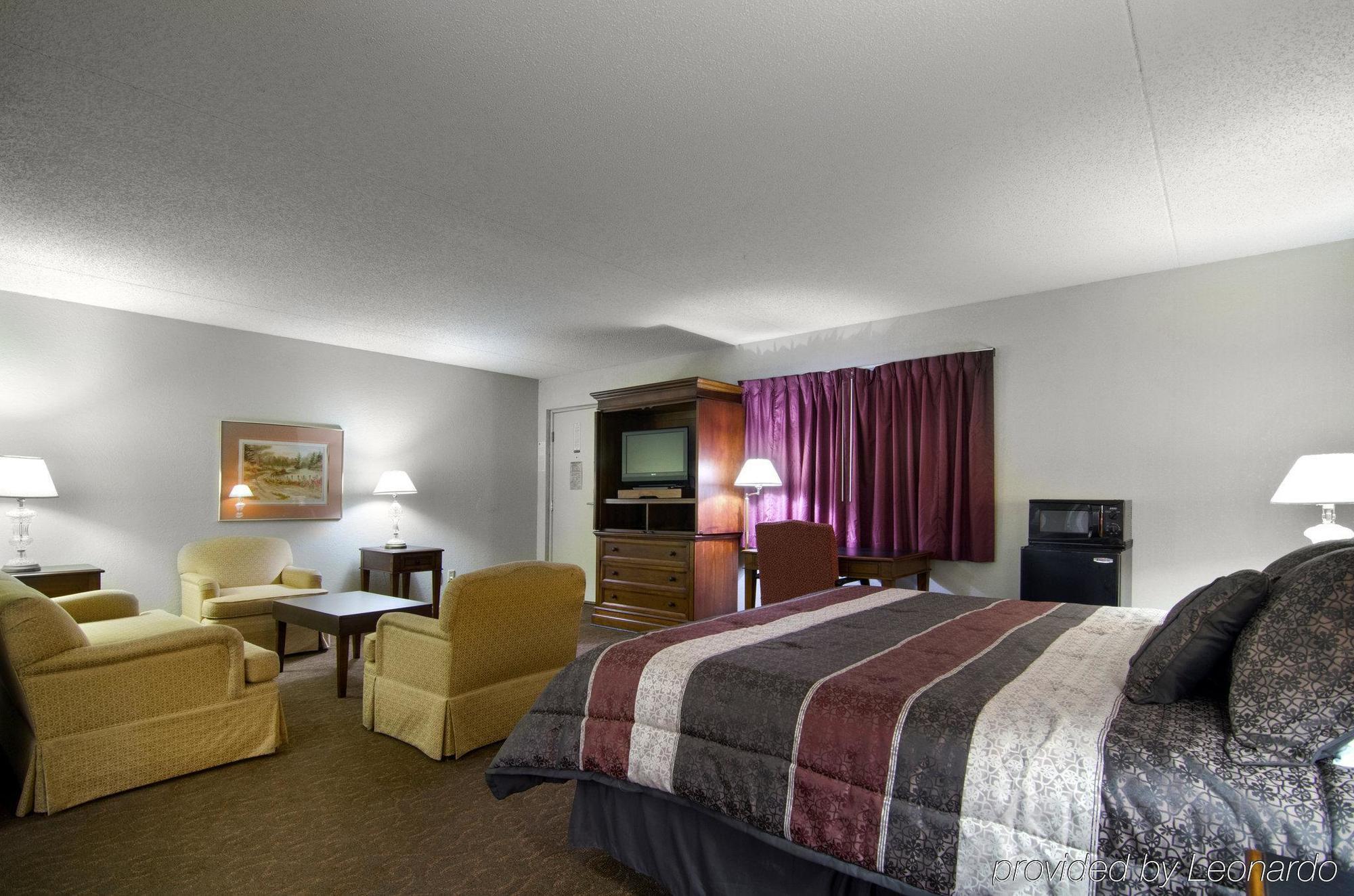 America'S Best Inn And Suites Emporia Extérieur photo