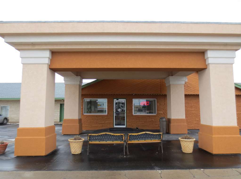 America'S Best Inn And Suites Emporia Extérieur photo
