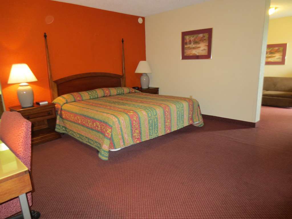 America'S Best Inn And Suites Emporia Chambre photo