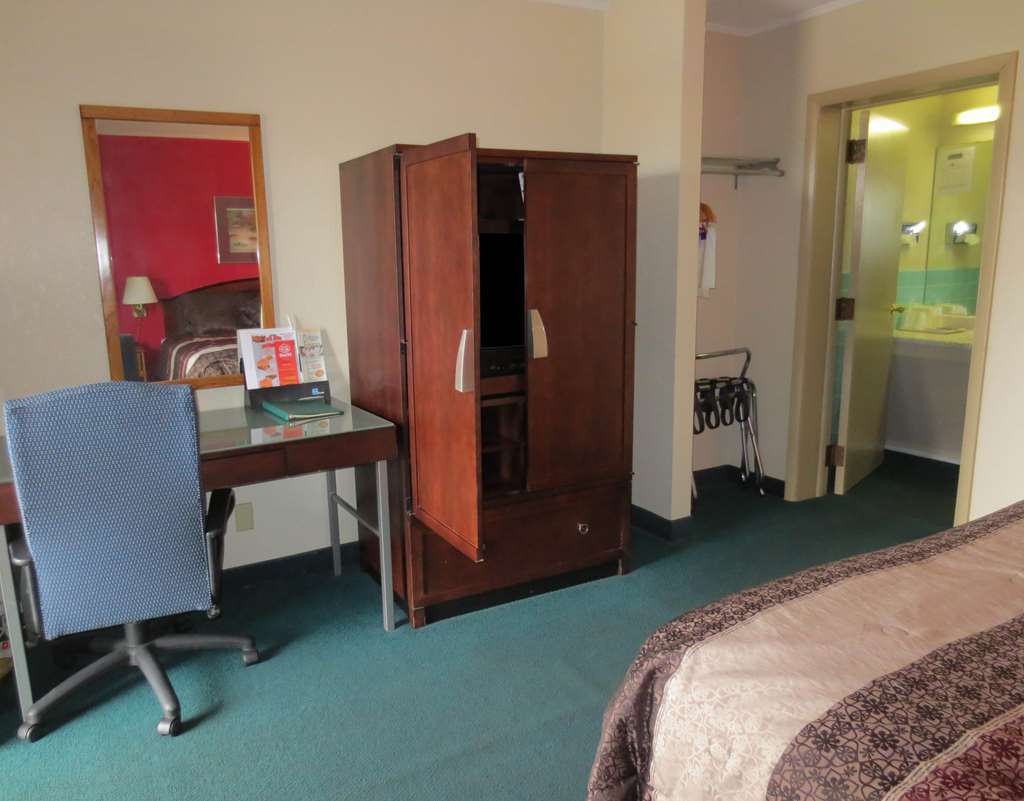 America'S Best Inn And Suites Emporia Chambre photo
