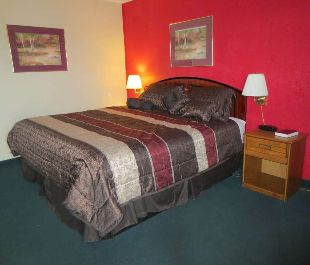 America'S Best Inn And Suites Emporia Chambre photo