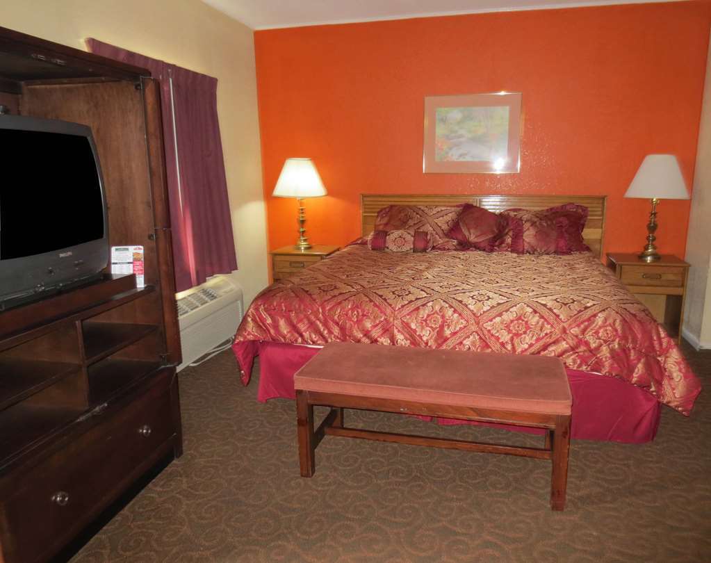 America'S Best Inn And Suites Emporia Chambre photo