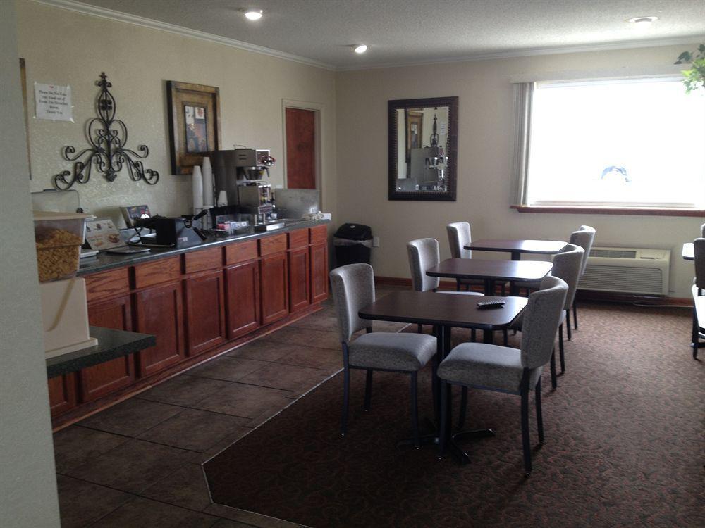 America'S Best Inn And Suites Emporia Extérieur photo