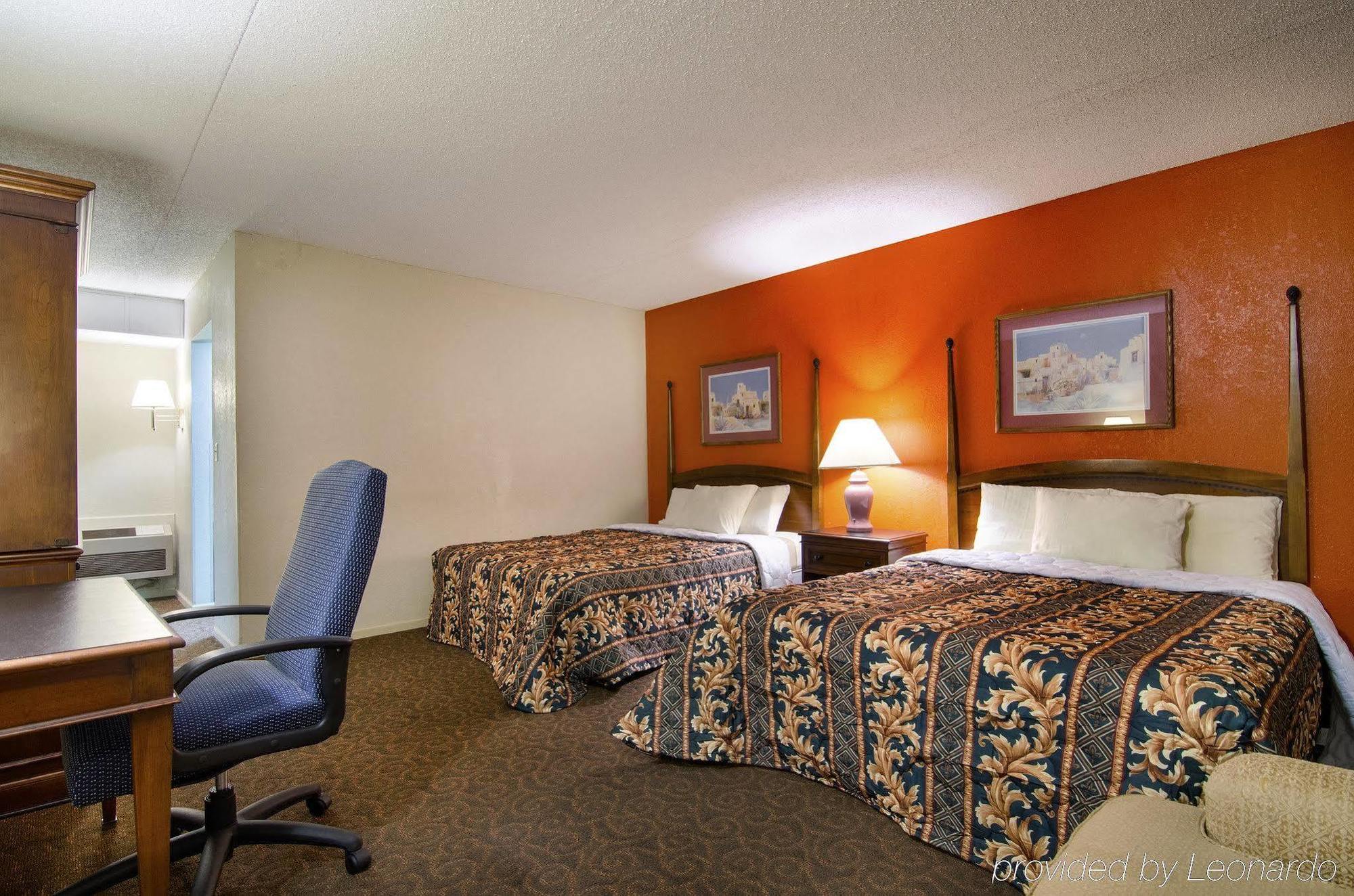 America'S Best Inn And Suites Emporia Extérieur photo