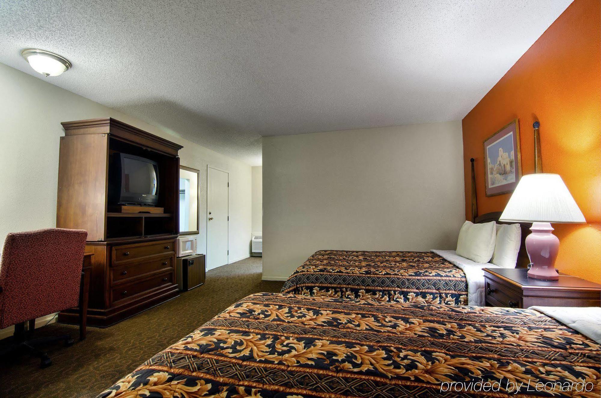 America'S Best Inn And Suites Emporia Extérieur photo