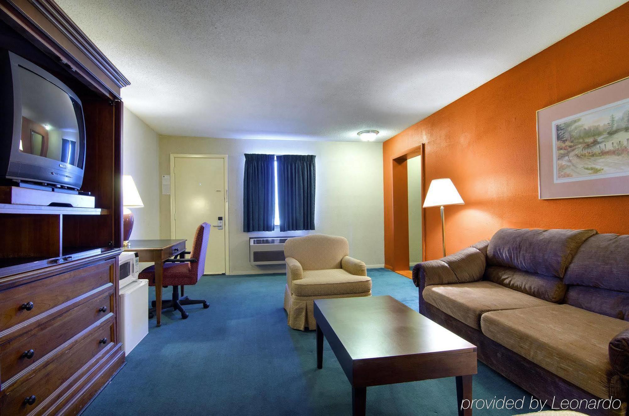 America'S Best Inn And Suites Emporia Extérieur photo