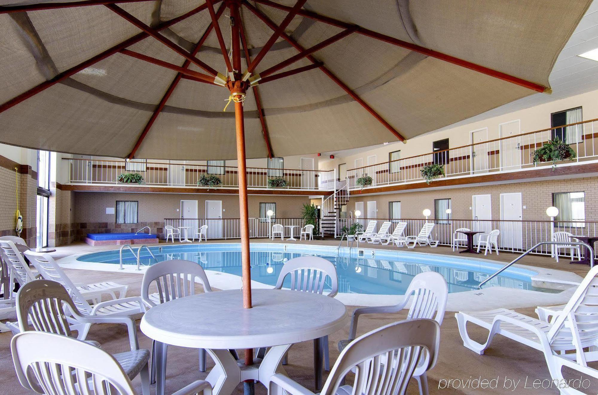 America'S Best Inn And Suites Emporia Extérieur photo