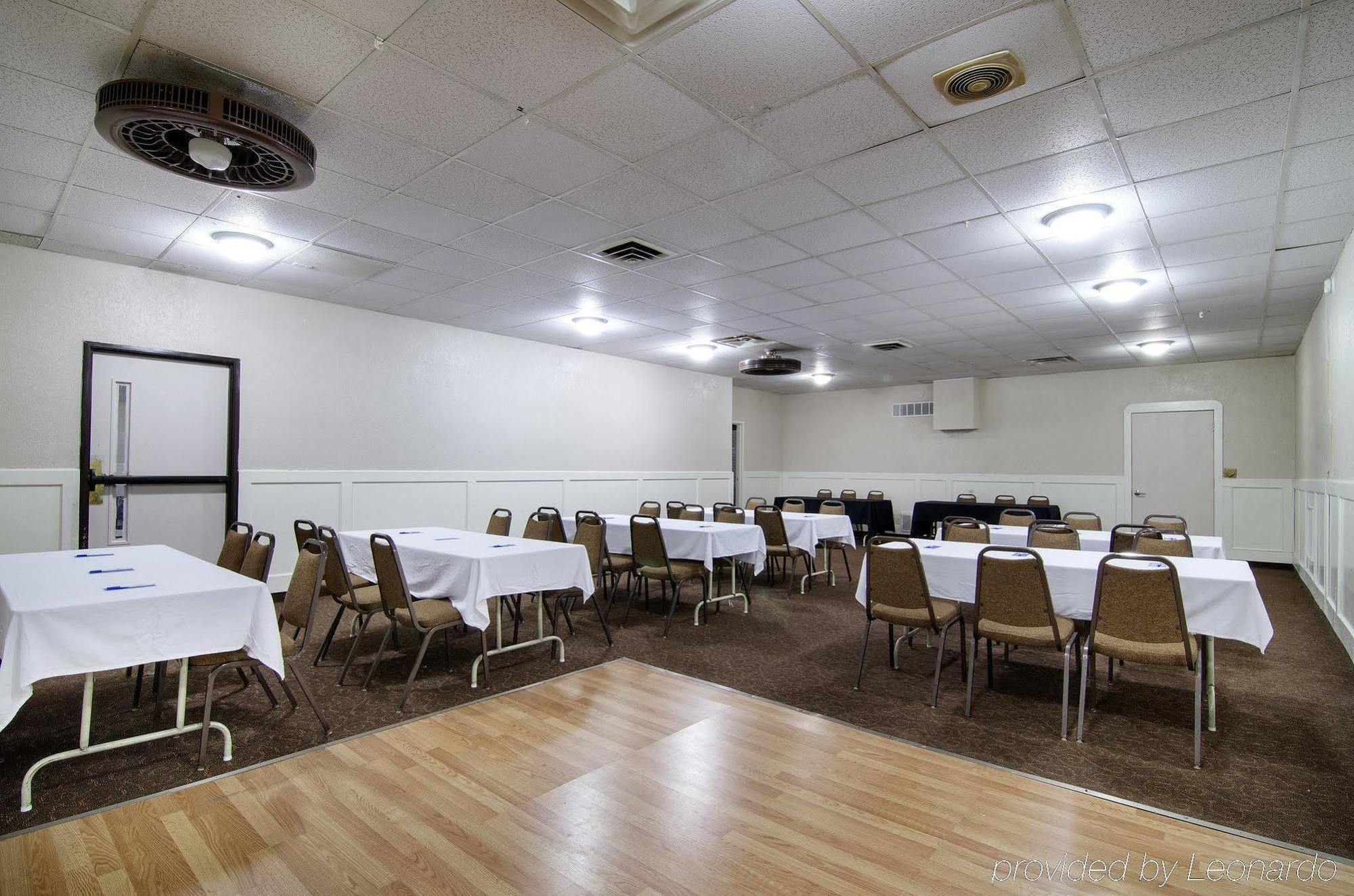 America'S Best Inn And Suites Emporia Extérieur photo