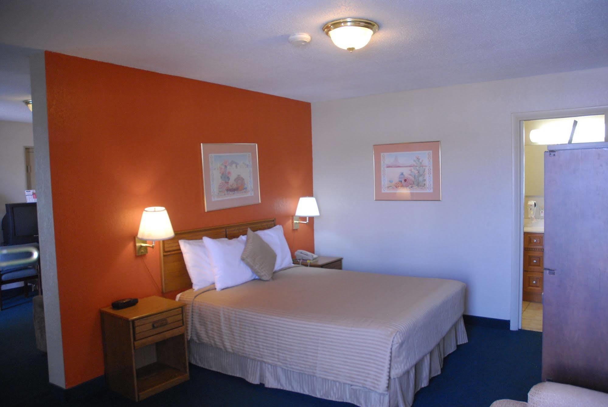 America'S Best Inn And Suites Emporia Extérieur photo