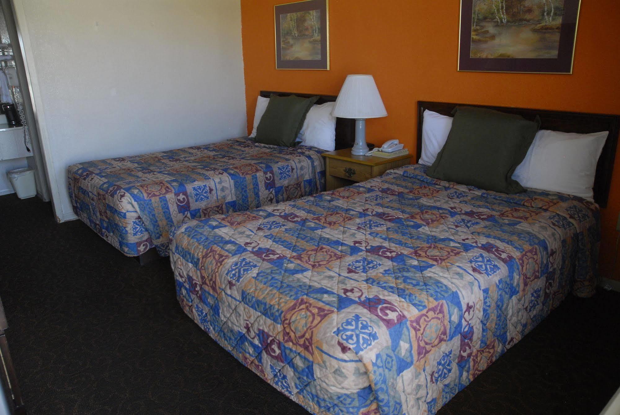 America'S Best Inn And Suites Emporia Extérieur photo