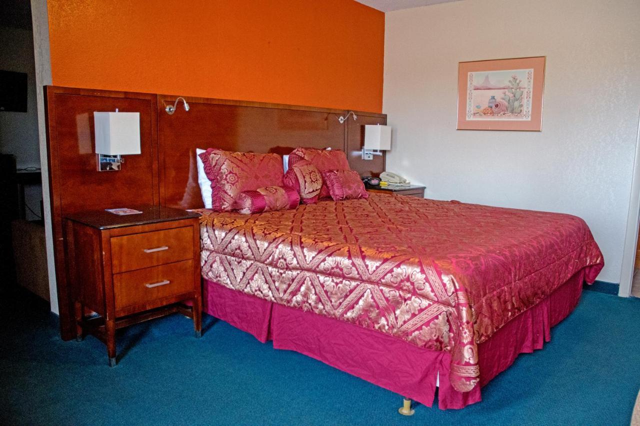 America'S Best Inn And Suites Emporia Extérieur photo