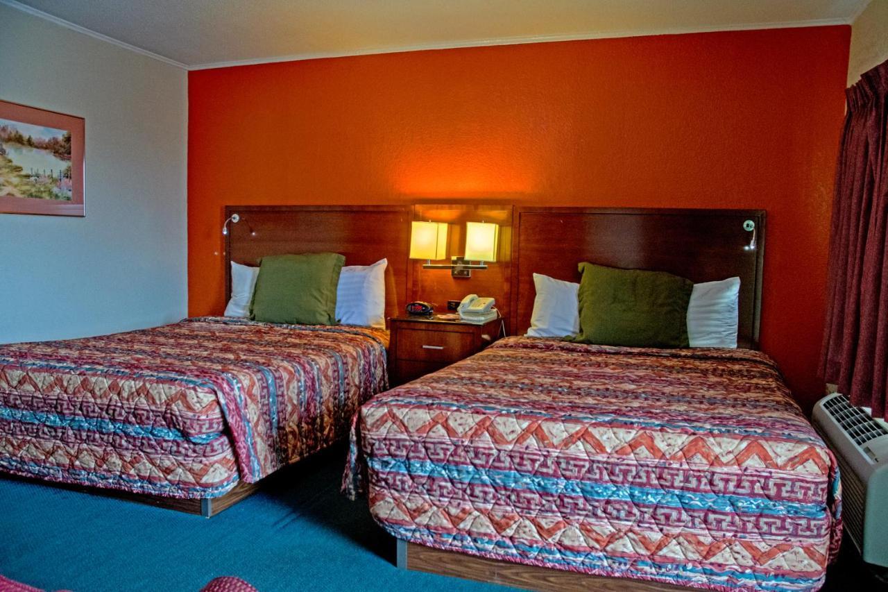 America'S Best Inn And Suites Emporia Extérieur photo